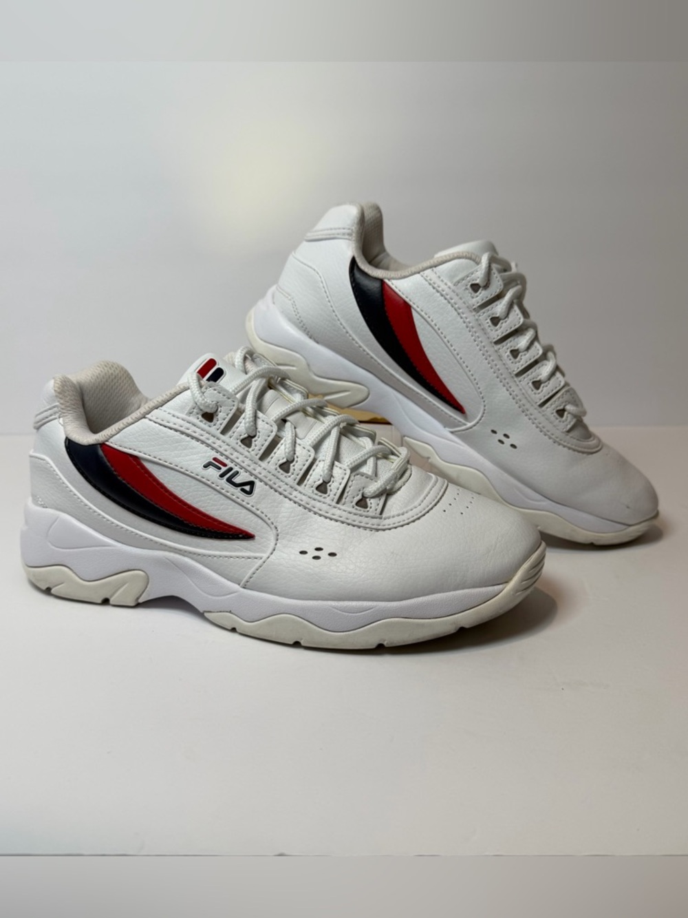 Fila Women’s White Sneakers with Red & Navy Blue Stripe Accents Size 8.5